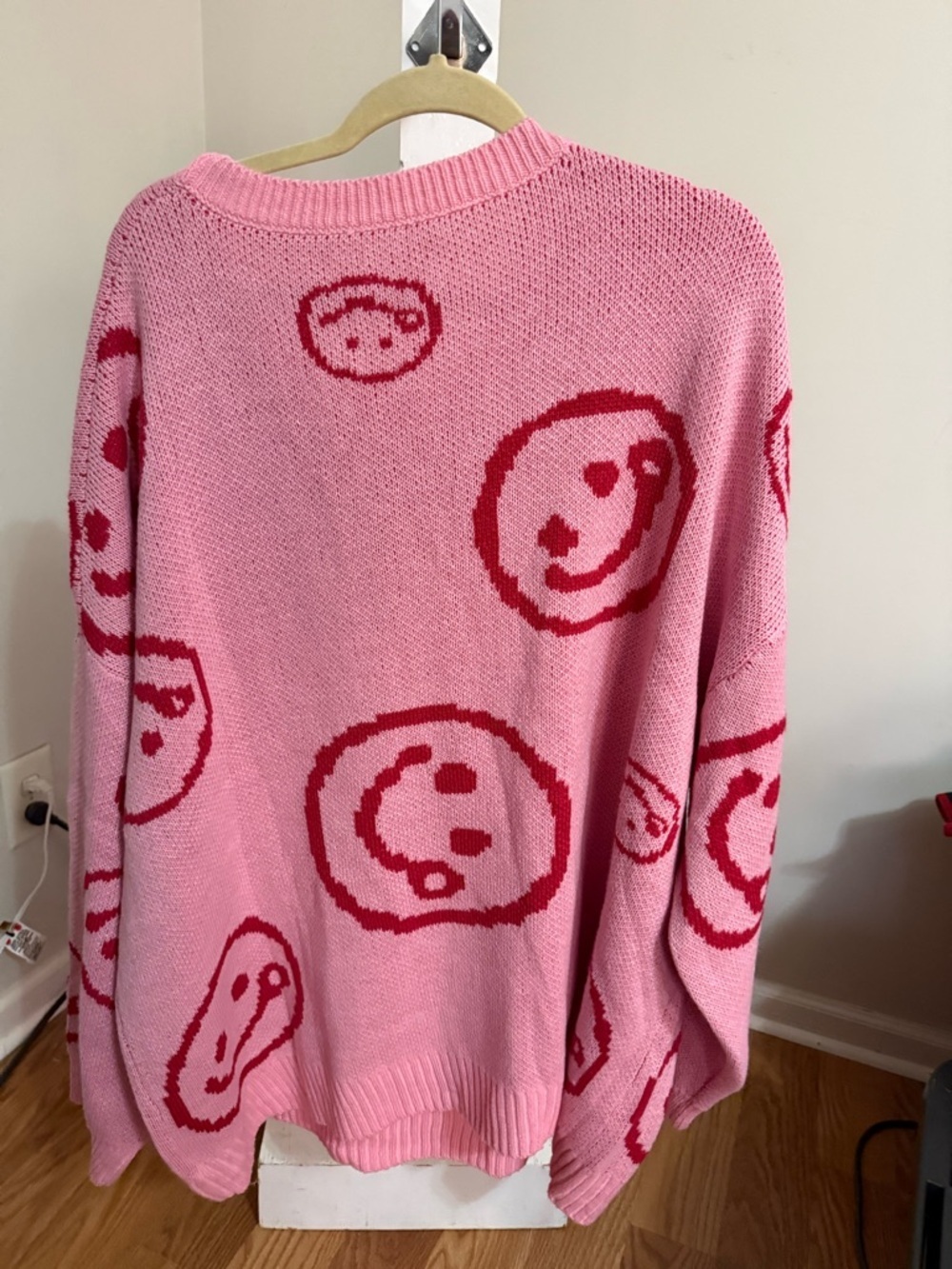 NWT Bloomchic Smiley Face Sweater - Picture 6 of 9